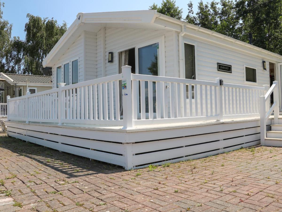 The Goodwood Lodge Τσίτσεστερ Εξωτερικό φωτογραφία